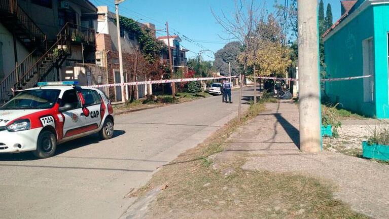 Robaron en una pizzería e hirieron de bala al dueño