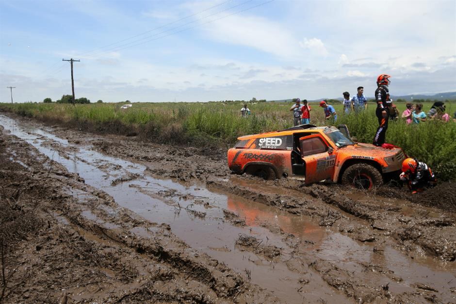 Robby Gordon, otro atascado. Foto AFP.