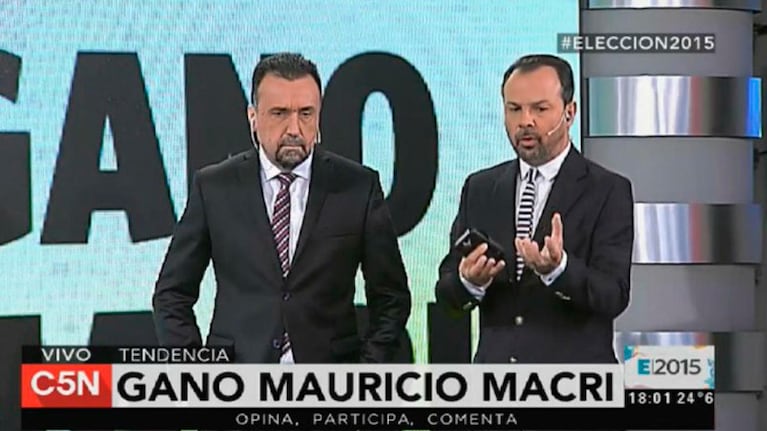Roberto Navarro y Gustavo Silvestre y el anuncio del supuesto triunfo.