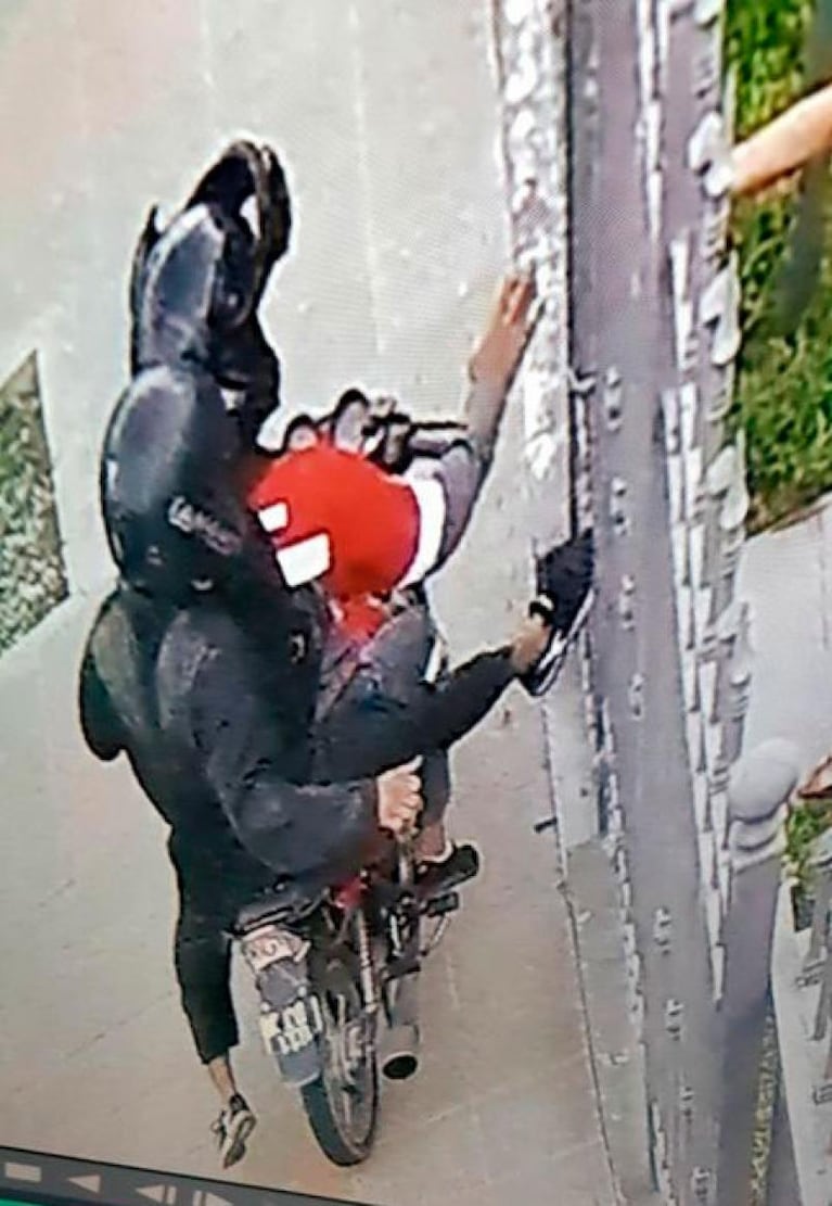 Robo en barrio Crisol Norte: los mismos motochoros atacaron a otro vecino un mes después