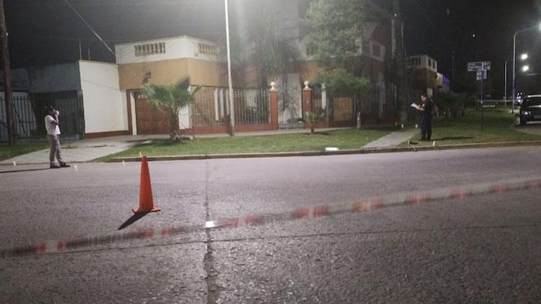 Robó, se tiroteó con policías y murió de un disparo en Río Cuarto