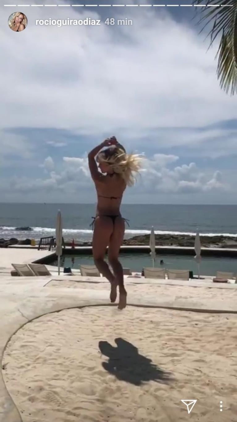Rocío Guirao Díaz posó en bikini y escrachó a su amiga en tanga