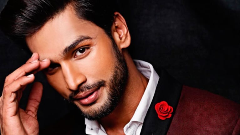Rohit Khandelwal trabaja como modelo y actor.