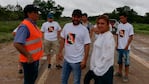 Rojas junto a los voluntarios de su fundación.