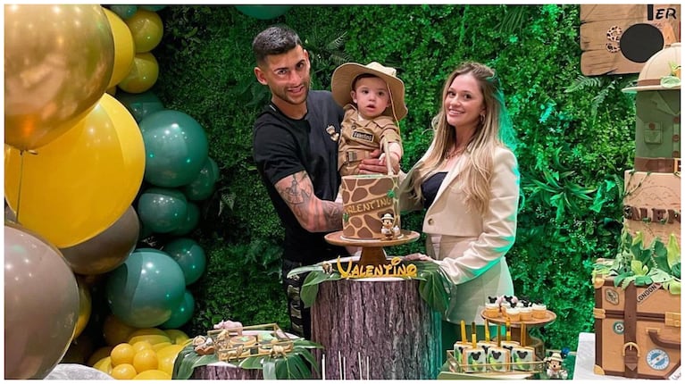 Romero, su esposa y su hijo Valentino. 