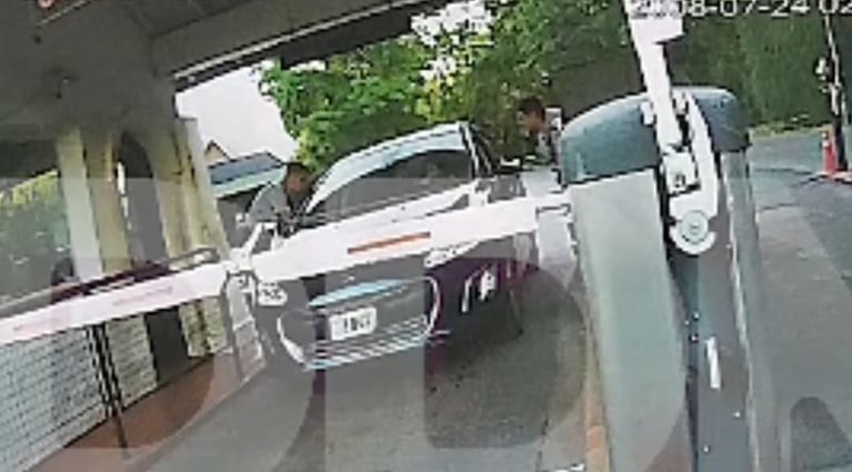 Romina Gaetani pidiendo auxilio a los guardias del country Tortuguitas.