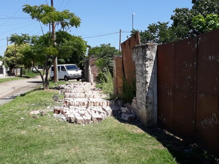 Rompeparedes en acción: robaron varias casas en barrio Guiñazú