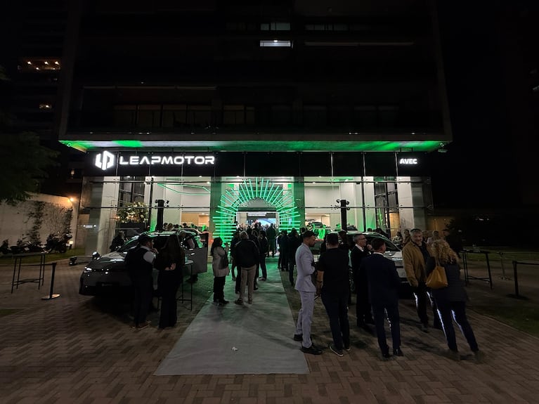 Rosario se pinta de verde con el desembarco de Leapmotor