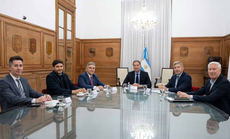 Rutas, energía y zonas frías: los temas que Llaryora discutió con Santilli en Casa Rosada.