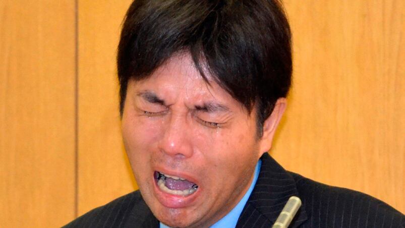 Ryutaro Nonomura lloró como una criatura, tras la dura acusación por corrupción.