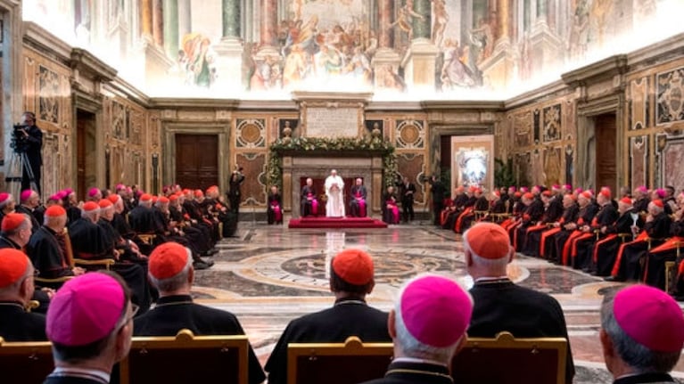 Sacerdotes italianos involucrados en un escándalo.