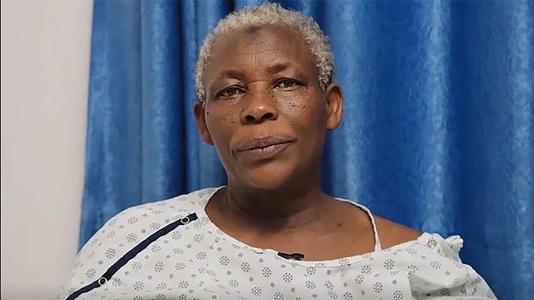Safina Namukwaya fue madre de gemelos a sus 70 años.