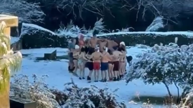 Salieron y metieron Método Wim Hof en plena nevada en las sierras.