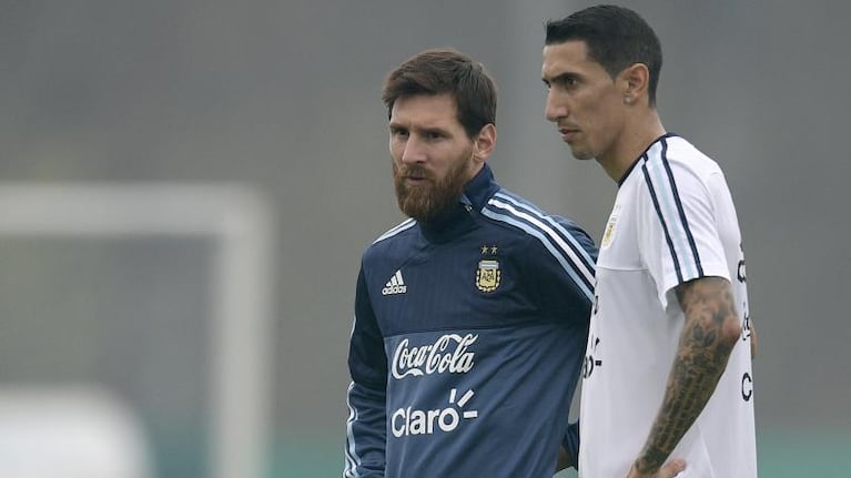 Sampaoli negó una pelea con Messi y defendió a Di María y Dybala