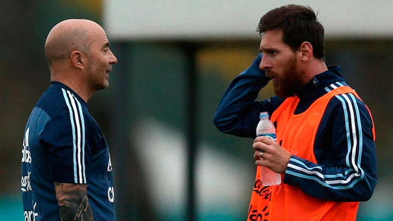 Sampaoli y Messi, los encargados de la ilusión argentina. 