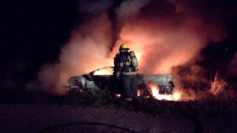 San Francisco: encontraron muerto a un hombre dentro de una camioneta incendiada