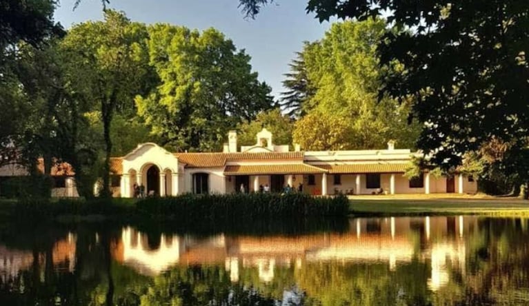 Sándwiches de milanesa y costillar: los detalles desconocidos de la boda de Cabré y Rocío Pardo