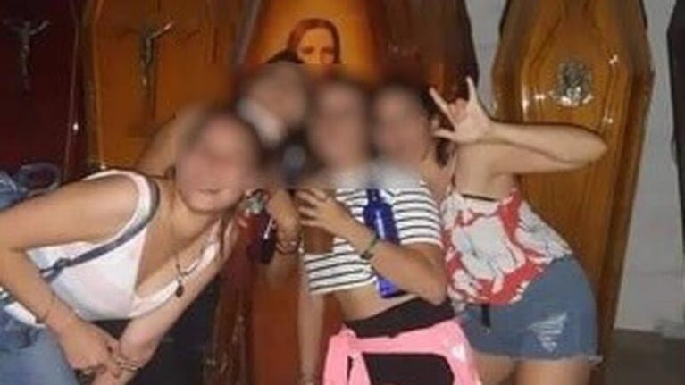 Santa Fe: hicieron fiestas clandestinas en una fábrica de ataúdes y en un cementerio