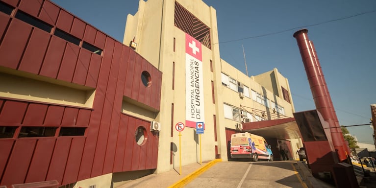 Santiago permanece internado en el Hospital de Urgencias.