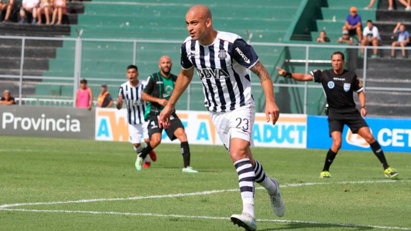 Santiago Silva convirtió su primer tanto con la camiseta albiazul.