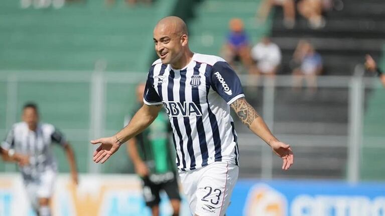 Santiago Silva firmará contrato en Atlanta, que deberá pedir un permiso especial en AFA.