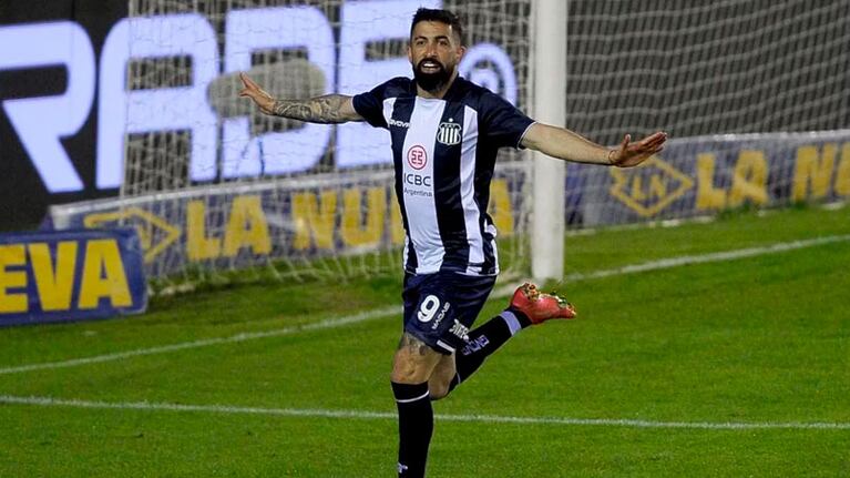 Santos estaba yendo a entrenar.