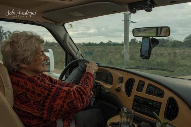 Sara, la abuela de 80 años que vendió todo para viajar en motorhome