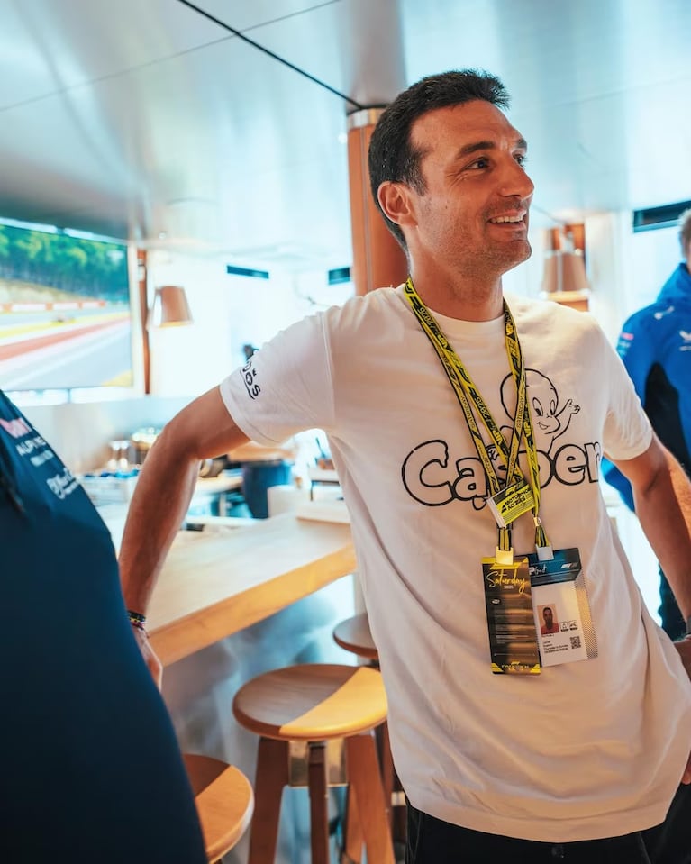 Scaloni en su visita a Colapinto