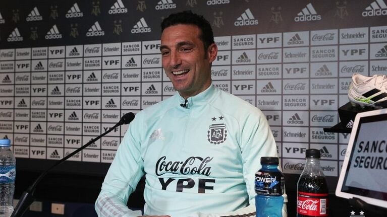 Scaloni lamentó que el debut en La Bombonera sea a puertas cerradas.