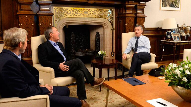 Schiaretti con Macri y Frigerio en Casa Rosada.