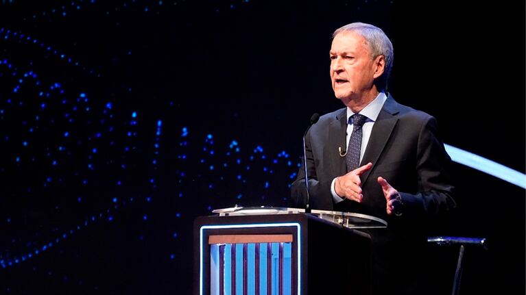 Schiaretti fue protagonista de memes por sus dichos sobre Córdoba en el debate presidencial.