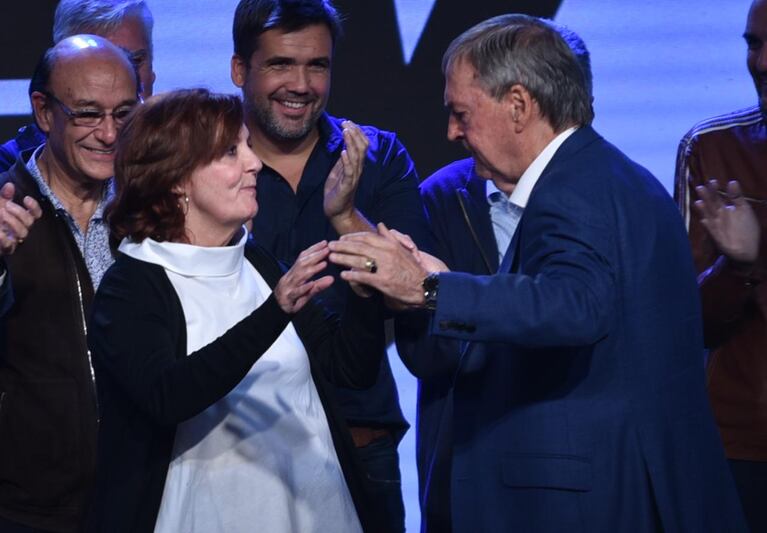 Schiaretti fue reelecto gobernador y festejó bailando cuarteto. Foto: Lucio Casalla / ElDoce.tv