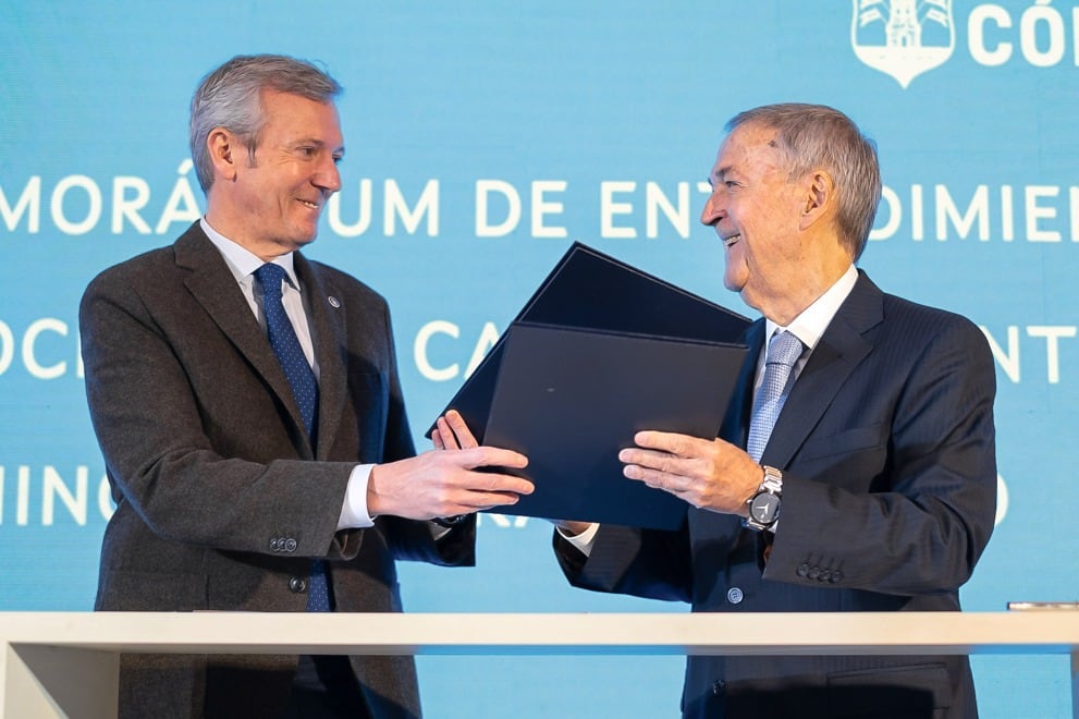 Schiaretti junto al presidente de la Xunta de Galicia, Alfonso Rueda Valenzuela.