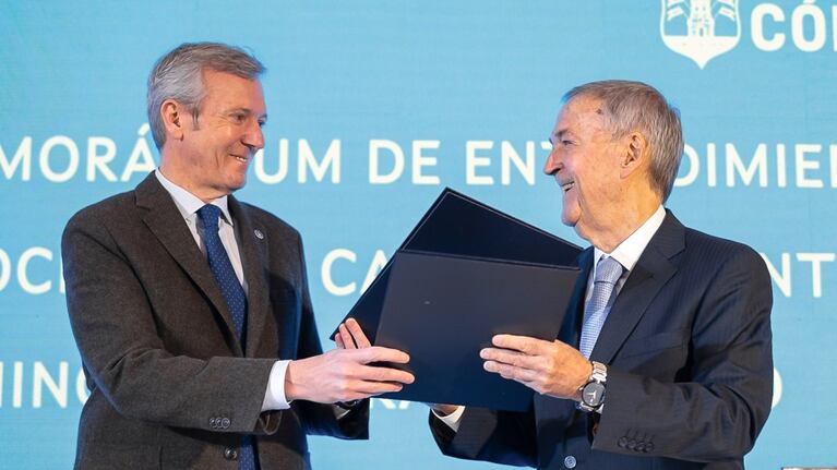 Schiaretti junto al presidente de la Xunta de Galicia, Alfonso Rueda Valenzuela.