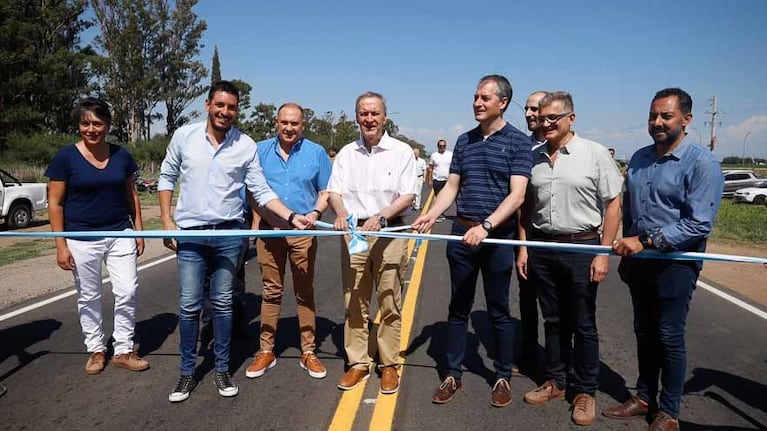 Schiaretti posó con Ferrer, el principal operador de De Loredo, y pidió el voto para Llaryora.