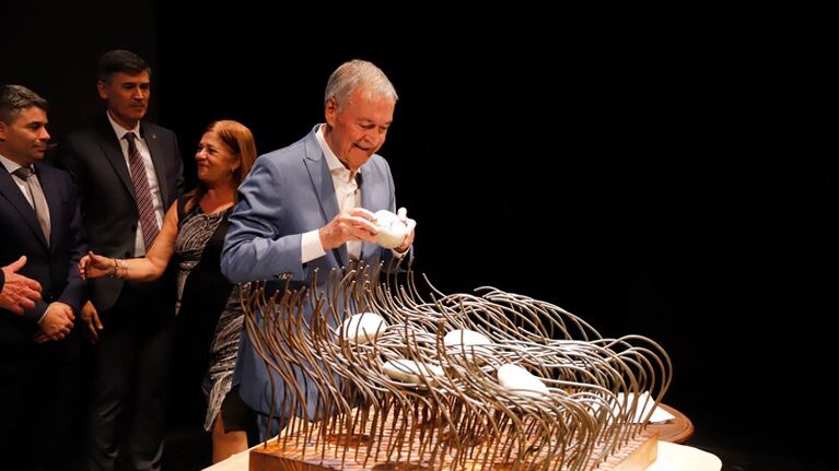 Schiaretti rindió homenaje a las víctimas del Holocausto.