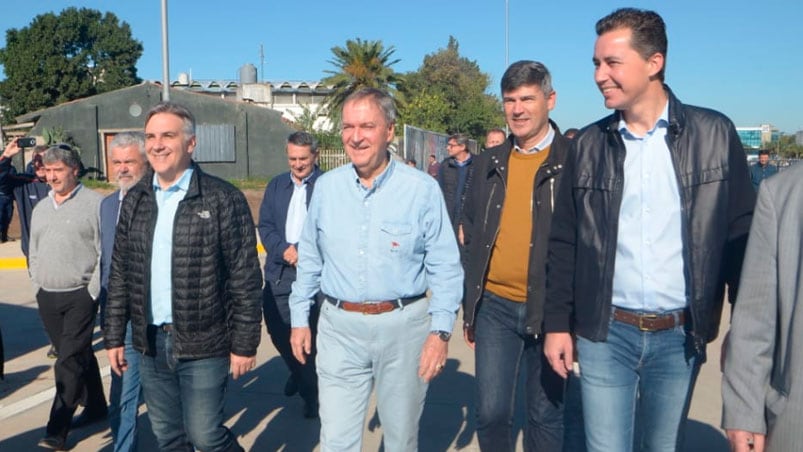 Schiaretti y Llaryora junto a sus futuros vices, Calvo y Passerini. Foto: Gobierno de la Provincia.