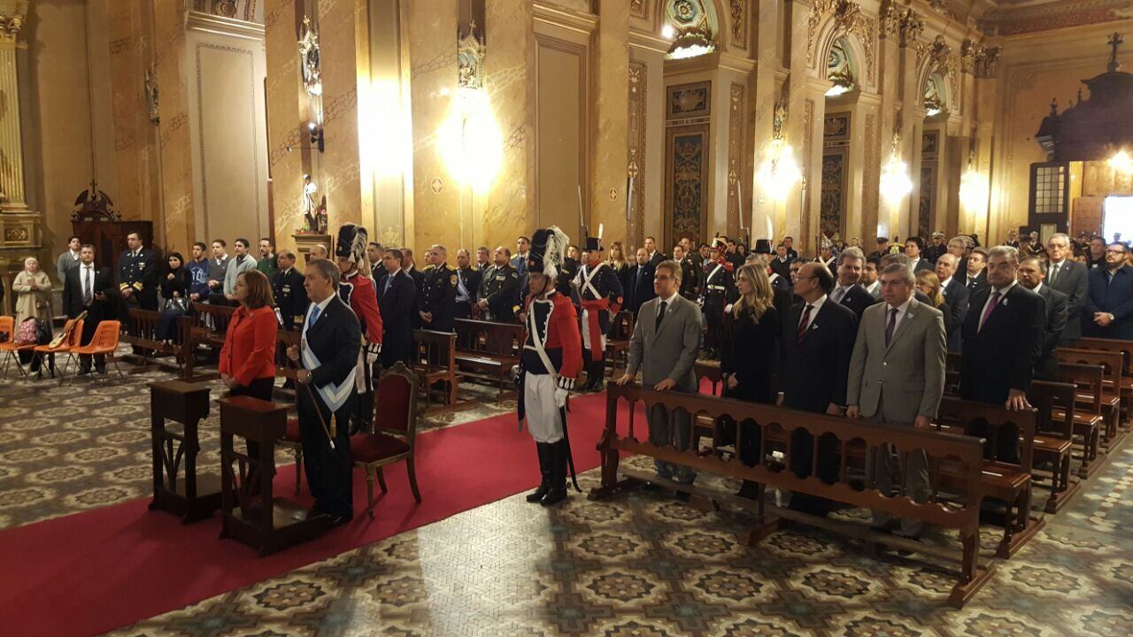 Schiaretti y Mestre asistieron al Tedeum en la Catedral. Foto: Sebastián Pfaffen.