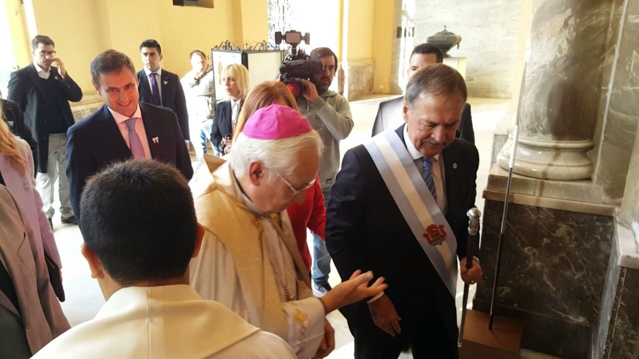 Schiaretti y Mestre asistieron al Tedeum en la Catedral. Foto: Sebastián Pfaffen.