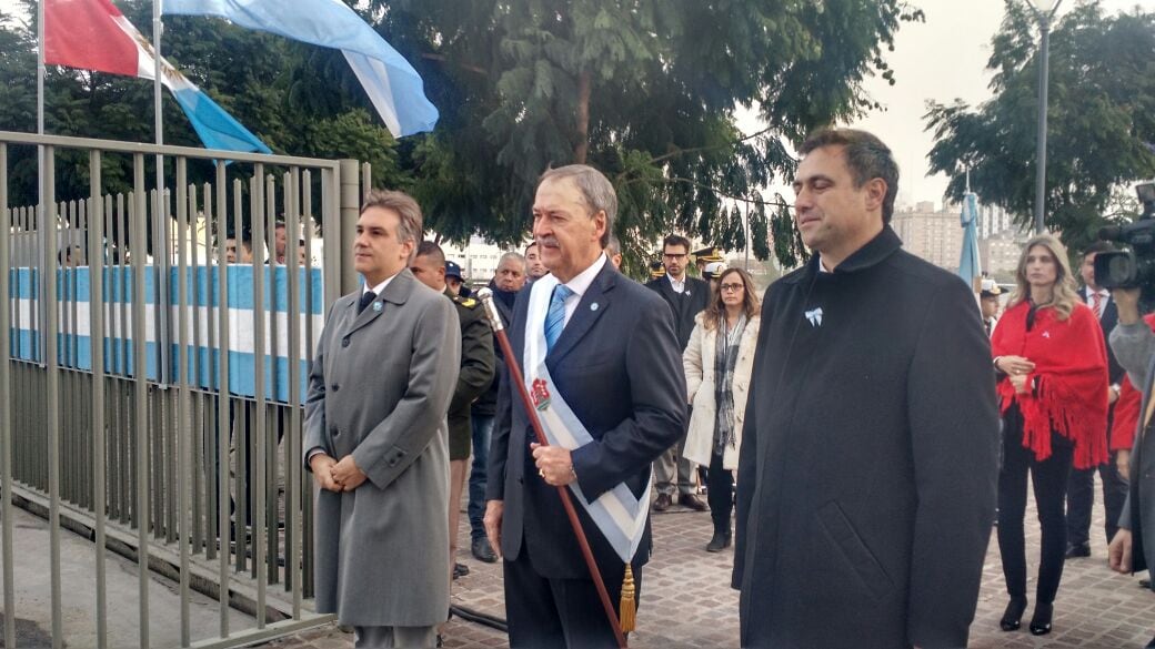 Schiaretti y Mestre encabezaron los actos por el 25 de mayo. Foto: Karina Vallori.