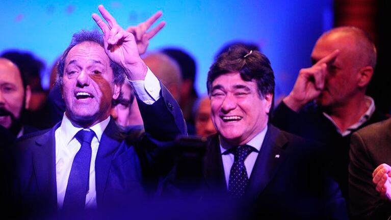 Scioli y Zannini recibieron el apoyo de la militancia "K".