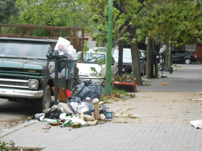 Se acumula la basura: qué dicen la Municipalidad y los recolectores