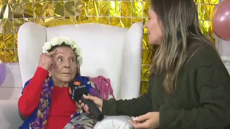 Se animó a recitar unos versos en vivo.