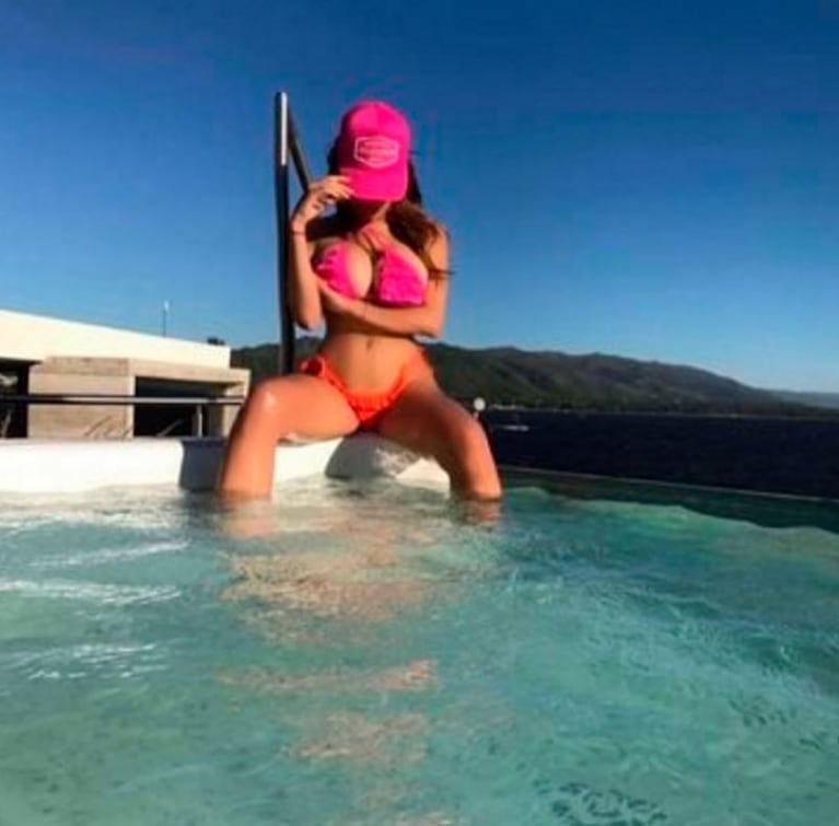 ¡Se arrepintió! Charlotte eliminó las fotos explosivas en bikini