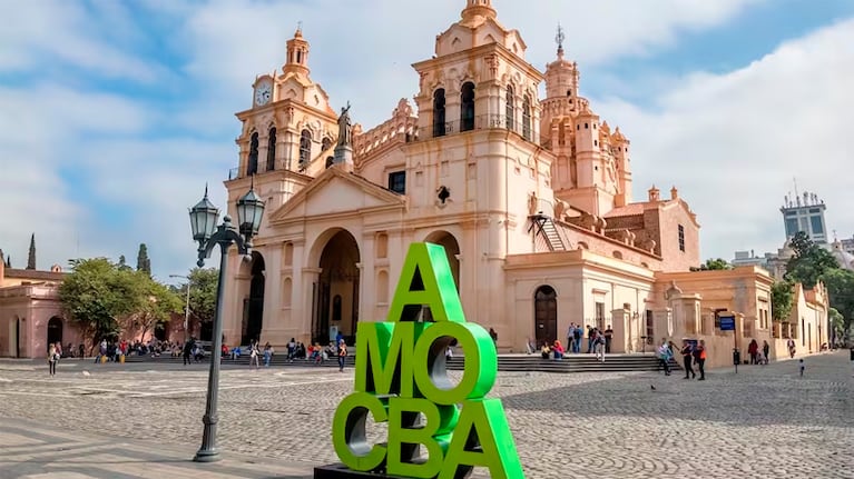 Se confirmaron los feriados en Córdoba por la visita del papa León XIV.