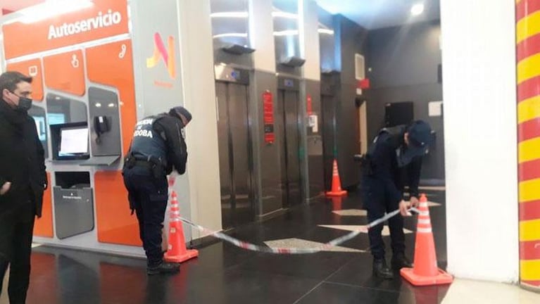 Se desplomó un ascensor en un shopping de Río Cuarto: había el doble de personas permitidas