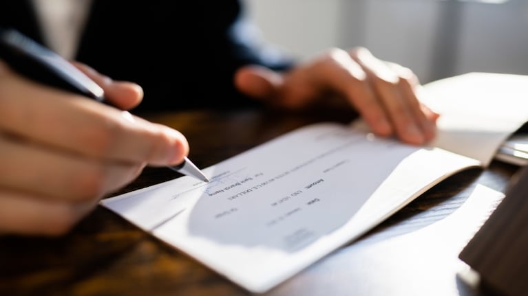 Se determinó que existía una correspondencia indubitable entre la rúbrica del documento y el puño escritor del demandado.