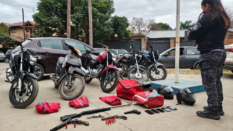 Se disfrazaban de repartidores y robaban casas en Córdoba: hay tres detenidos