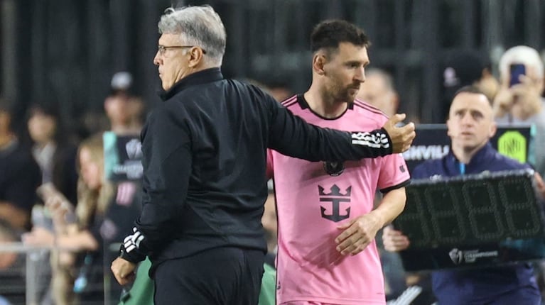 Se encienden las alarmas por Lionel Messi: el Tata Martino confirmó que tiene una sobrecarga muscular (Foto: AFP).