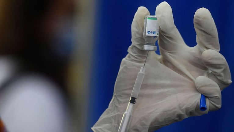Se espera la llegada de 3 millones de dosis de la vacuna china. 